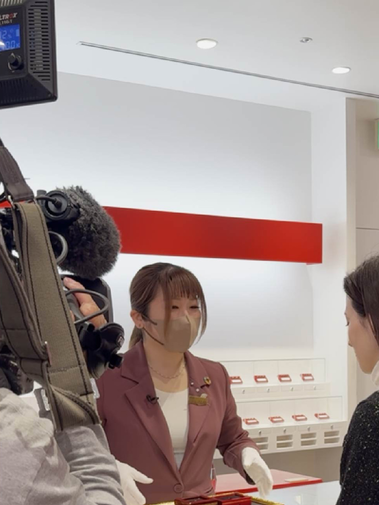 テレビ取材 店舗接客